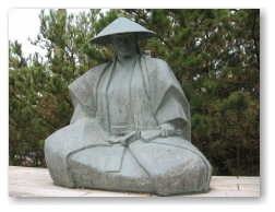 義経像