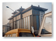 近代的な建物も中国らしい