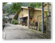 「銀の湯」の建物