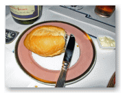 パン。おかわり自由。